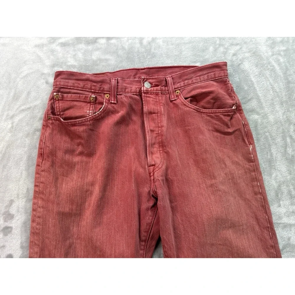 Levis gently pre